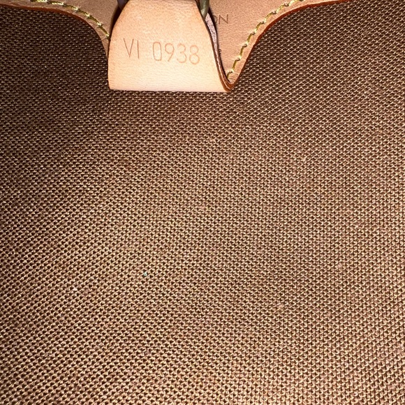 AUTHENTIC VINTAGE LOUIS VUITTON ELLIPSE PM - Picture 16 of 16